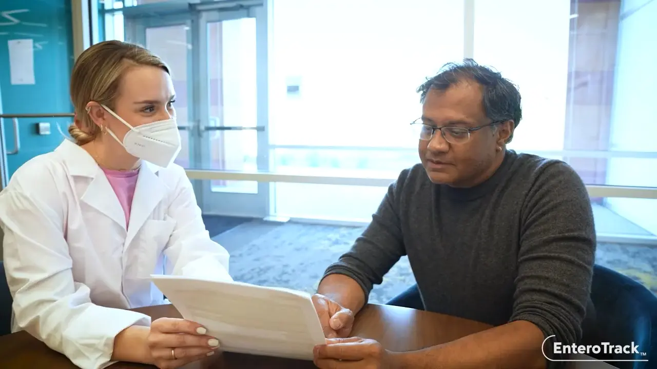 Clinician using EnteroTracker